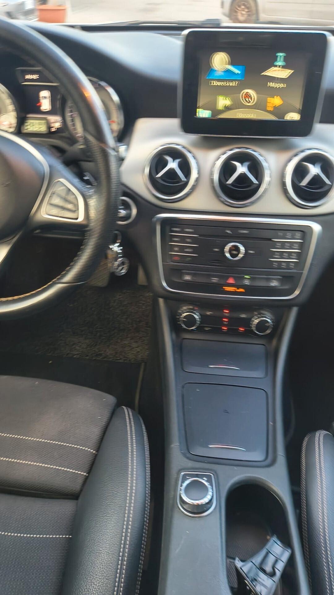 Mercedes-benz GLA 200 d Automatic 4Matic Business