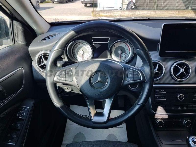 Mercedes-Benz GLA - X156 180 d Business