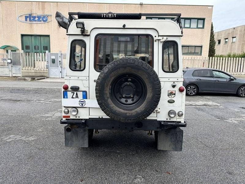 Land Rover Defender Defender 110 2.4 td Sw 122cv