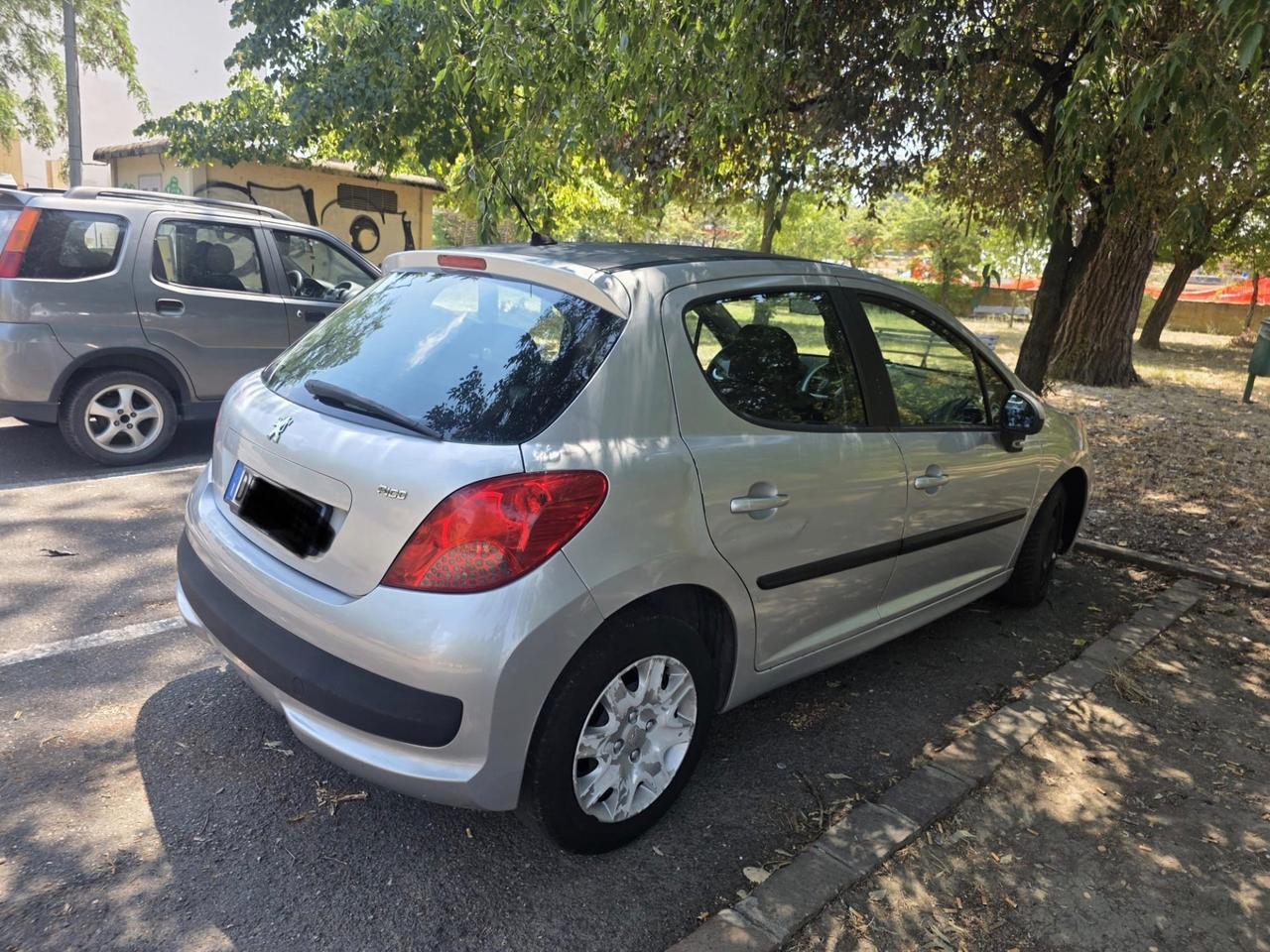 Peugeot 207 1.4 8V 75CV 5p. ONE Line