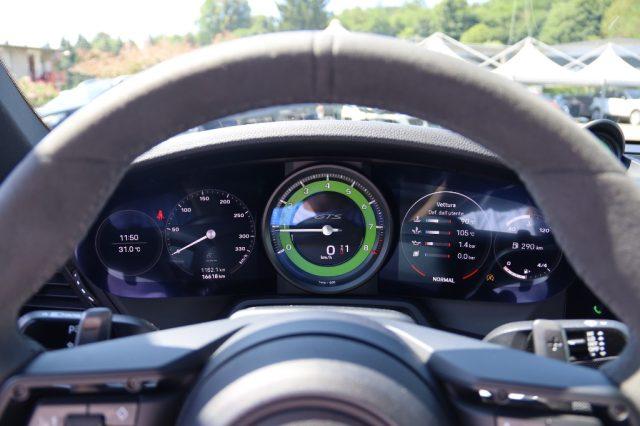 PORSCHE 911 992 Carrera 4 GTS
