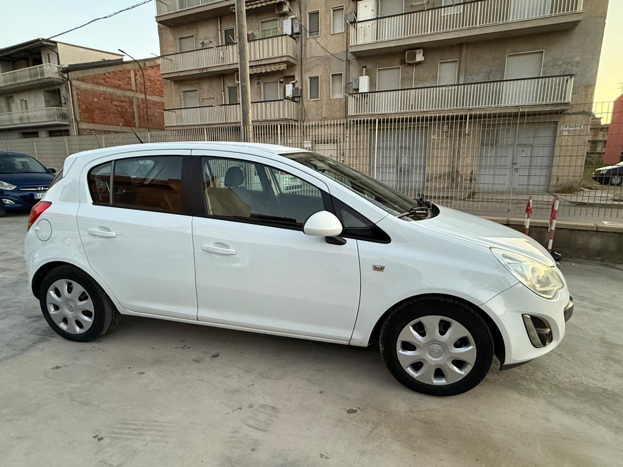 Opel Corsa 1.2 5 porte X neo patentati