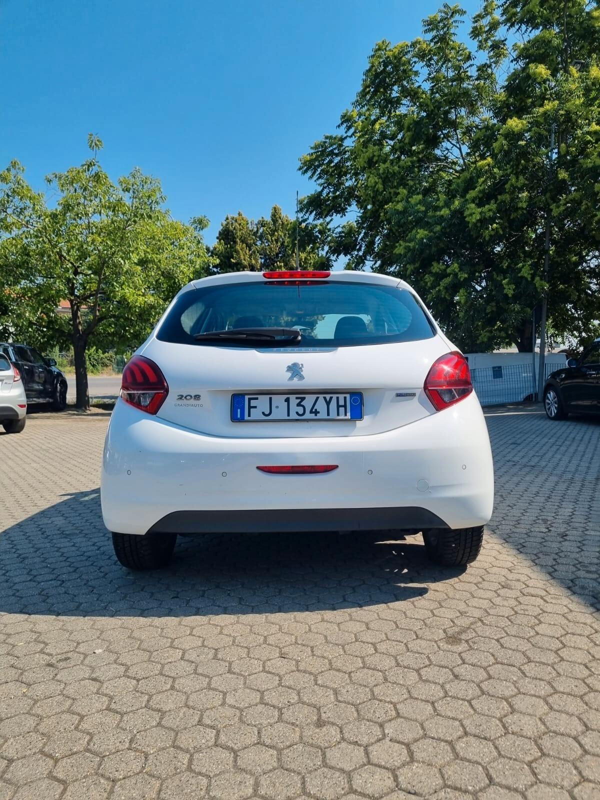 Peugeot 208 PureTech 82 5p. GPL Allure