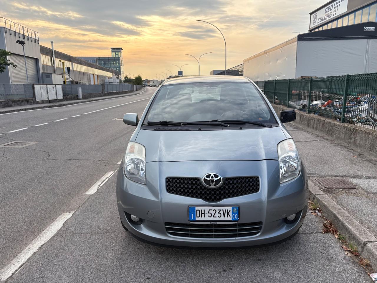 Toyota Yaris 1.3 5 porte Sol