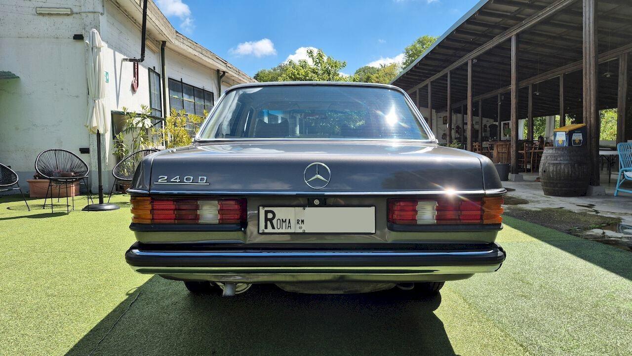Mercedes-Benz 240 D Berlina W123 - 1980