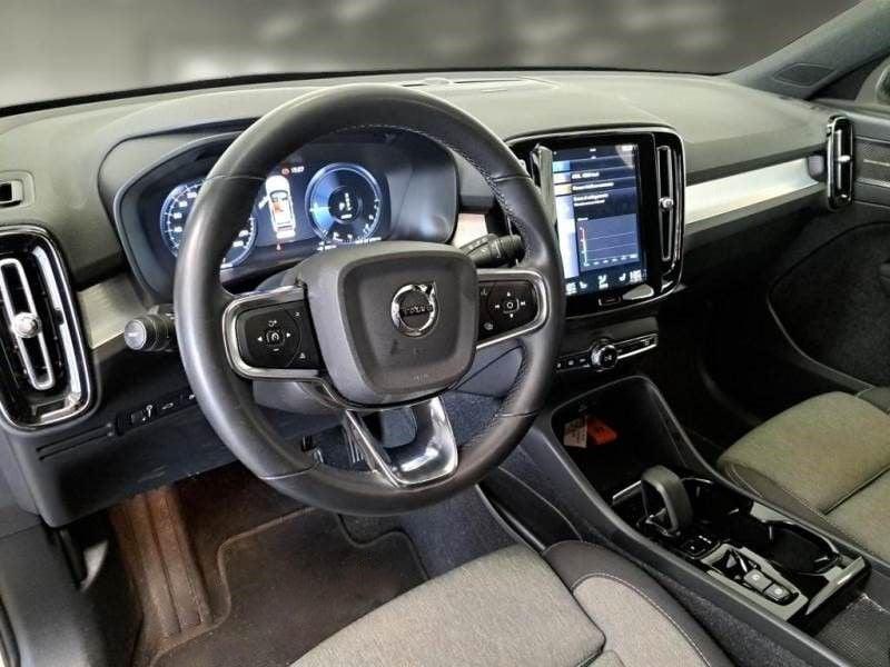 Volvo XC40 Recharge T5 180+82 CV Plug-In Hybrid Recharge Plus Dark