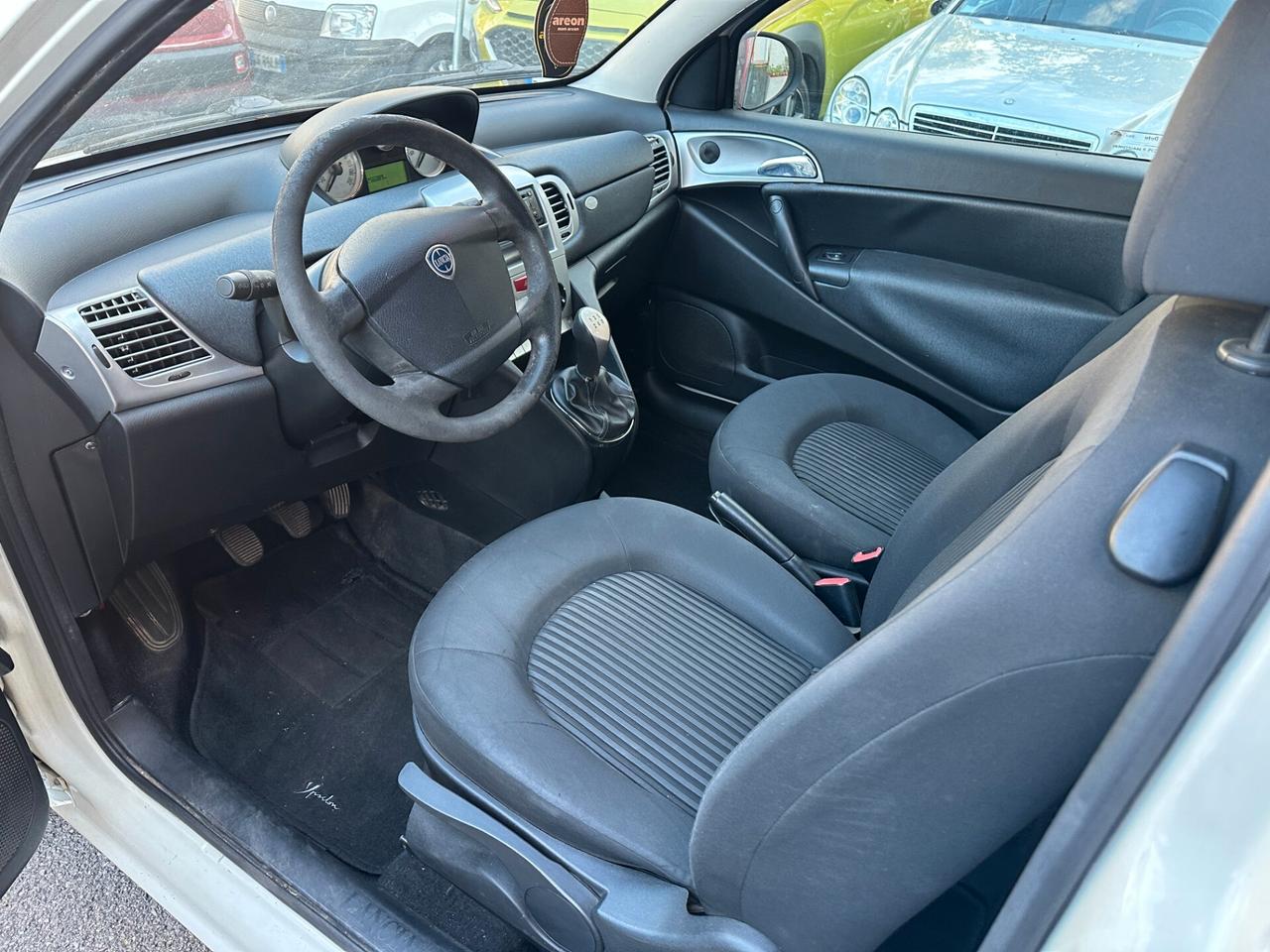 Lancia Ypsilon 1.3 MJT 75 CV Diva
