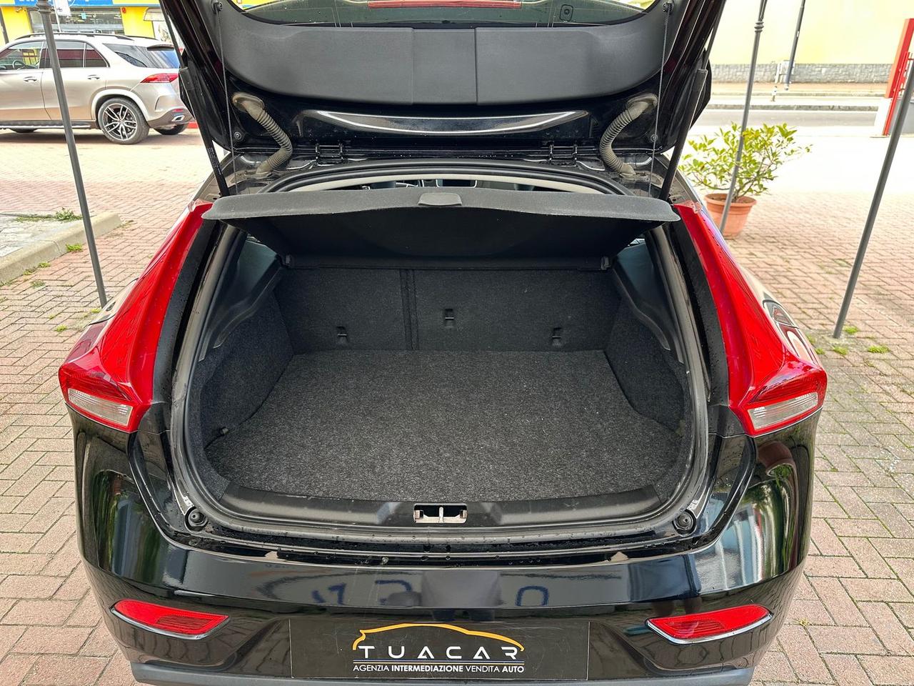 Volvo V40 Business Plus 2.0 T2 #6843