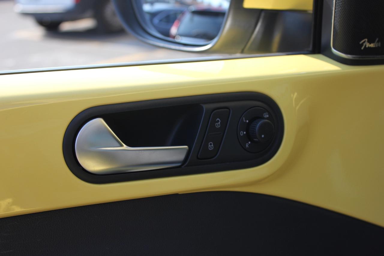 Volkswagen Maggiolino 1.2 TSI Design 105CV – Cerchi 18”, Sound Fender, Sedili Riscaldati