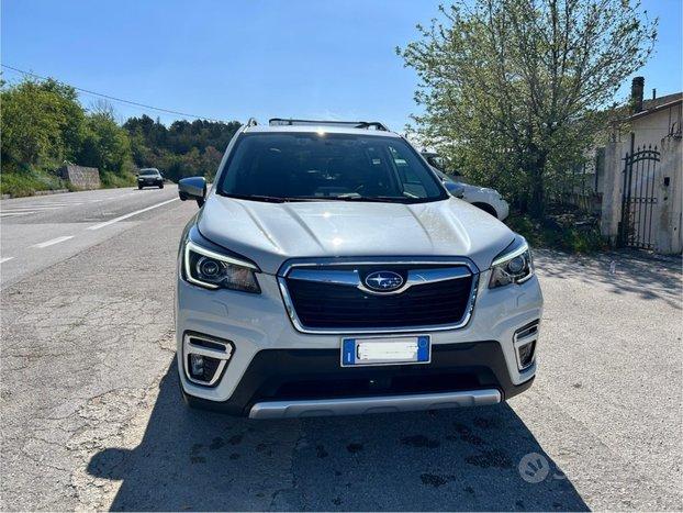 SUBARU Forester 2.0 e-Boxer Premium 4x4