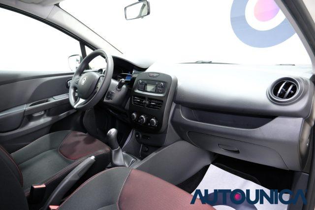 RENAULT Clio 1.2 75 CV 5 PORTE LIFE NEOPATENTATI