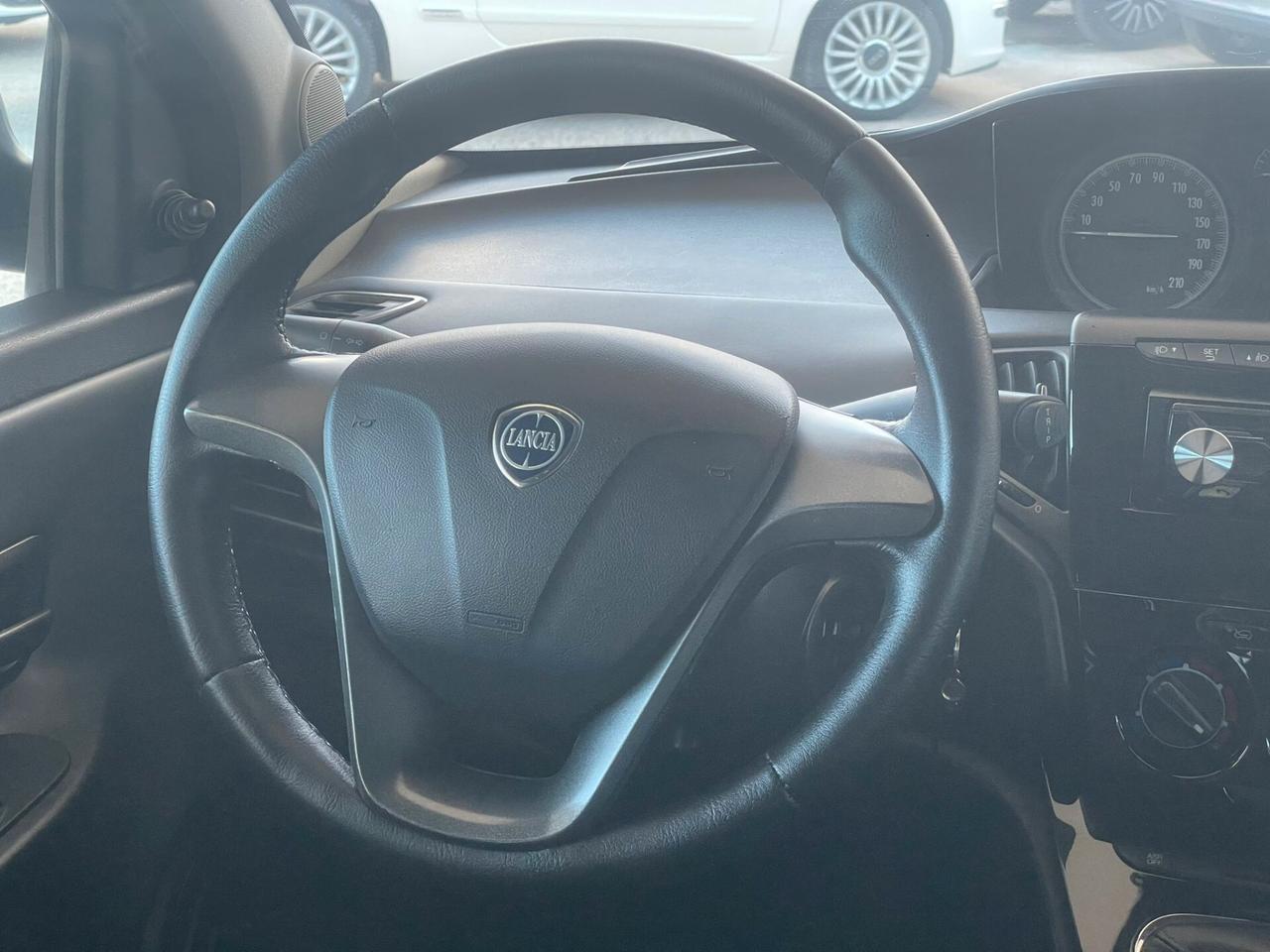 Lancia Ypsilon 1.3 MJT 16V 95 CV 5 porte