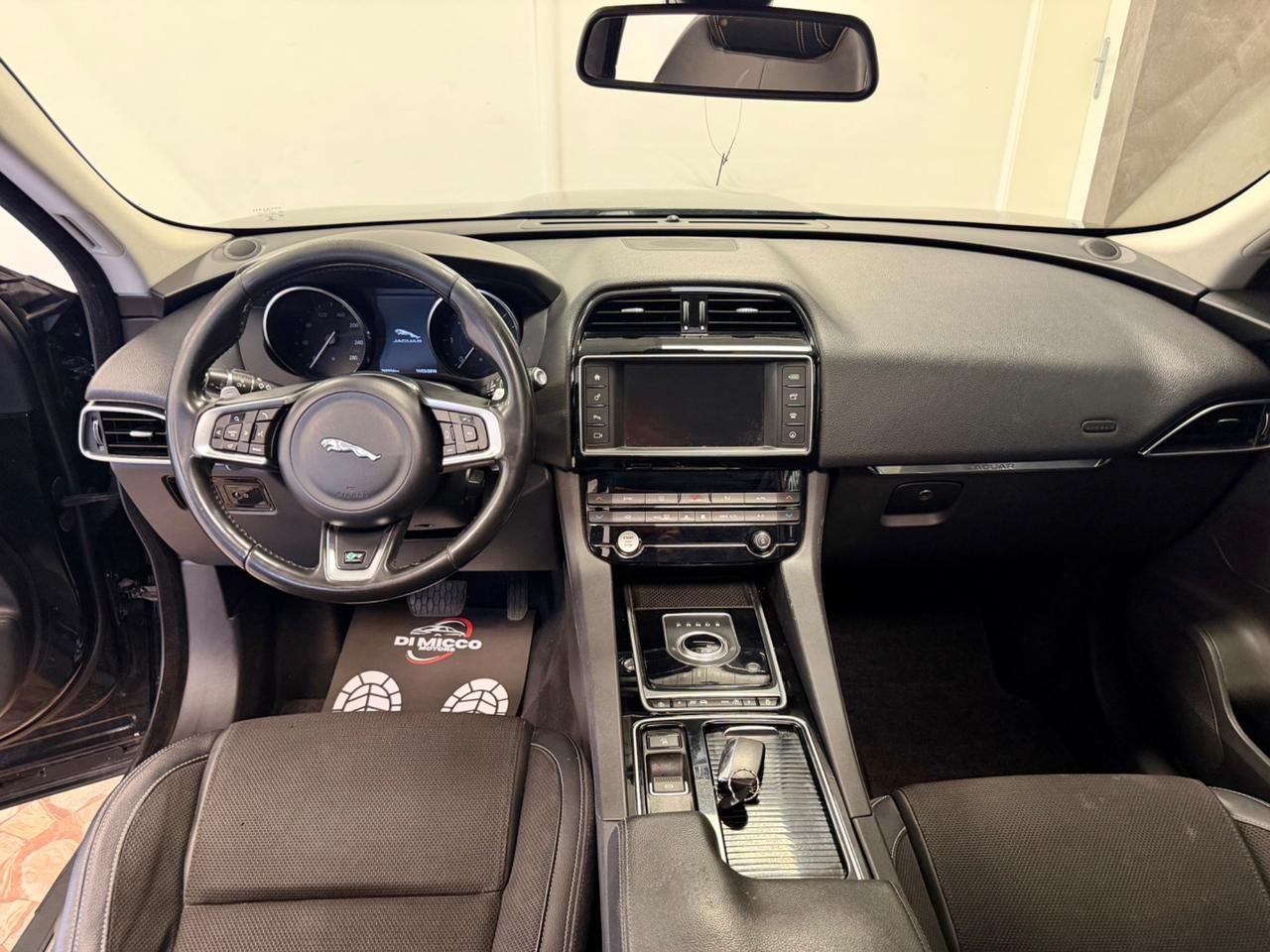 Jaguar F-Pace 2.0 D 180 CV AWD aut. Pure