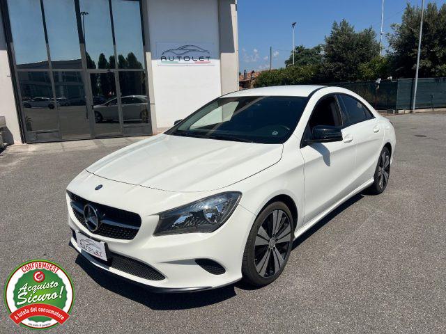 MERCEDES-BENZ CLA 200 d Automatic Sport - BERLINA -