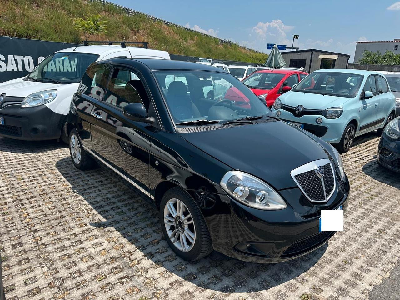 Lancia Ypsilon 1.2 69 CV Unyca-11/2011