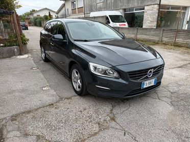 VOLVO V60 D2 Geartronic Momentum