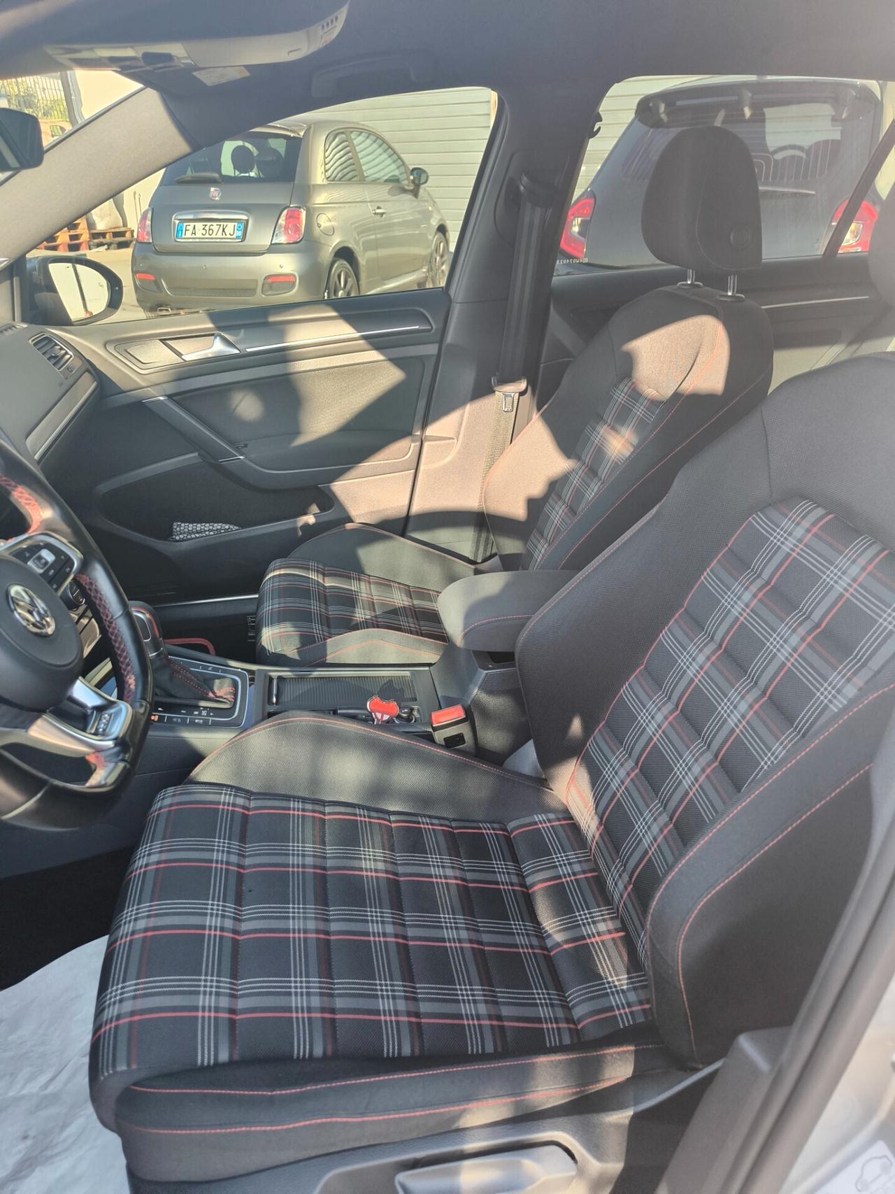 Volkswagen Golf GTI Performance 2.0 245 CV TSI DSG 5p. BMT