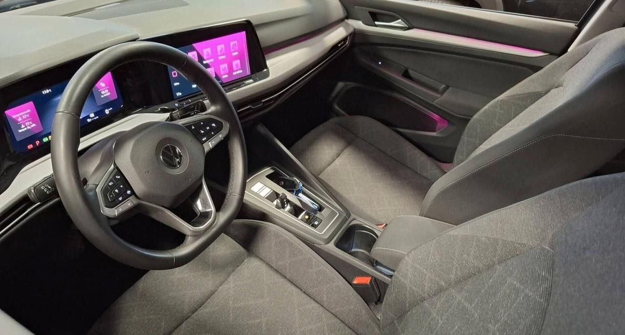 Volkswagen Golf 8 1.0 eTSI EVO DSG uniproprietario