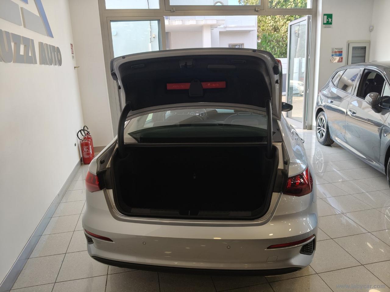 AUDI A3 Sedan 30 TDI S tronic Business