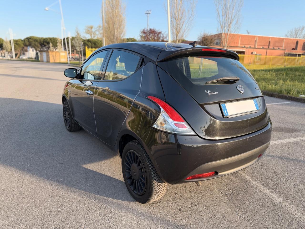 Lancia Ypsilon 1.0 FireFly 5 porte S&S Hybrid Alberta Ferretti