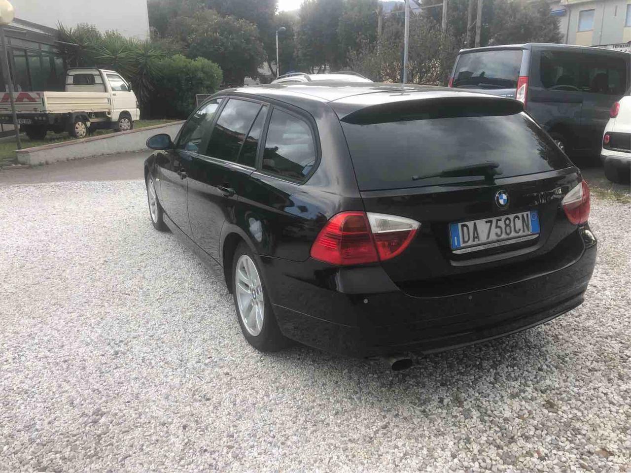 BMW 318 I TOURING - SOLO 75 000 KM