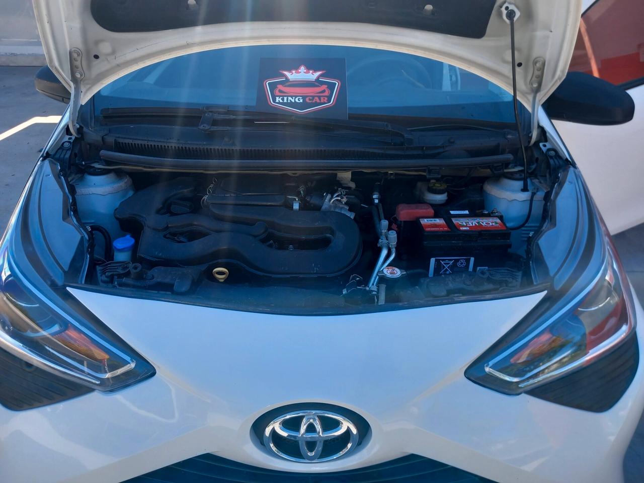 Toyota Aygo Connect 1.0 VVT-i 72 CV 5 porte x-play