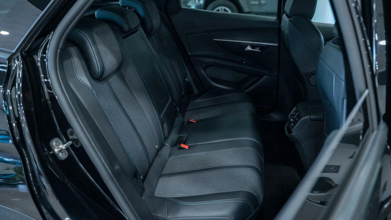 Peugeot 3008 1.5 BLUEHDI ALLURE PACK EAT8 SES 131 CV AUTO VIRTUL COCKPIT FULL