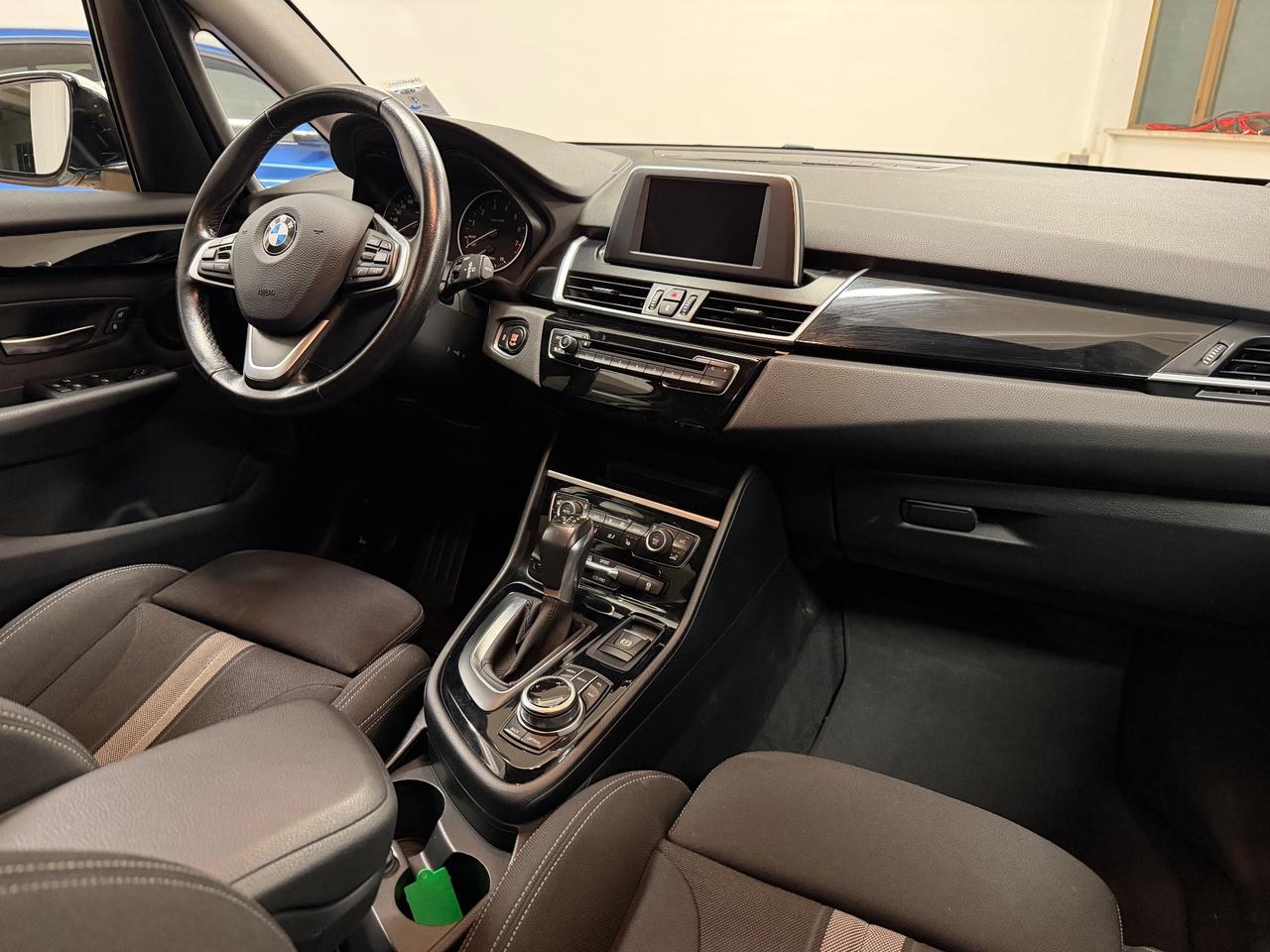 Bmw 220 220i sport tour