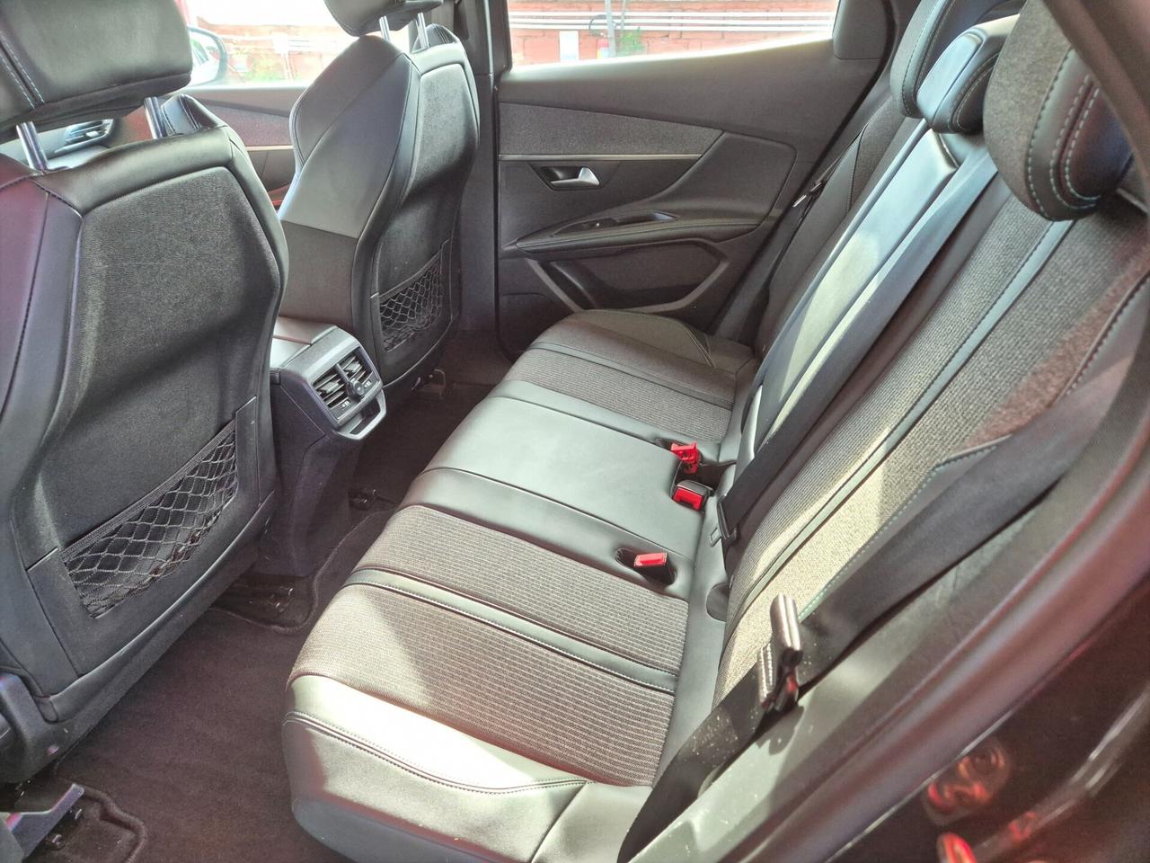 Peugeot 3008 BlueHDi 130 S&S Allure