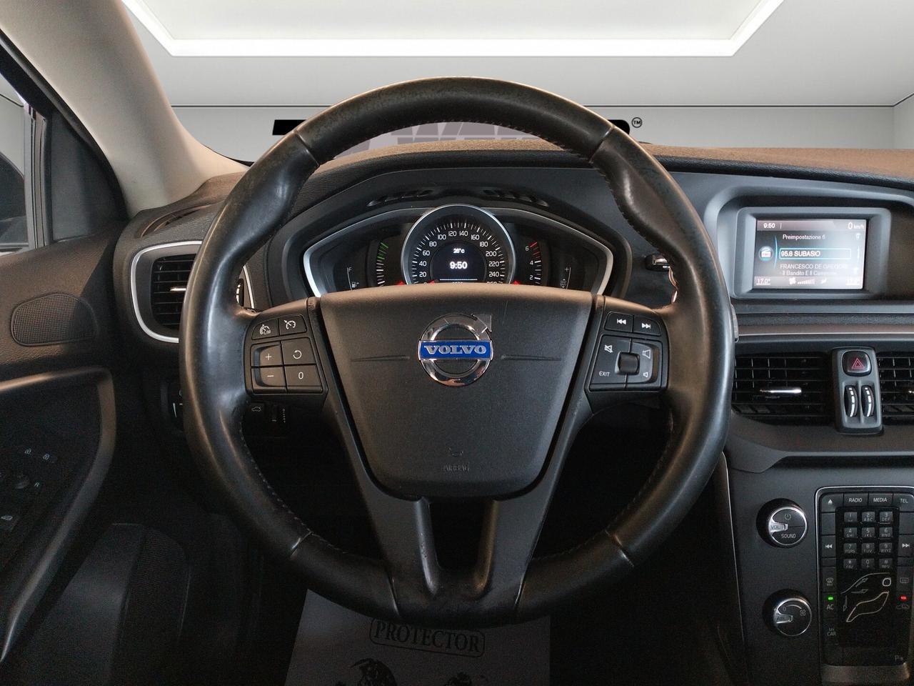 Volvo V40 Cross Country D2 1.6 Kinetic - NEOPATENTATI