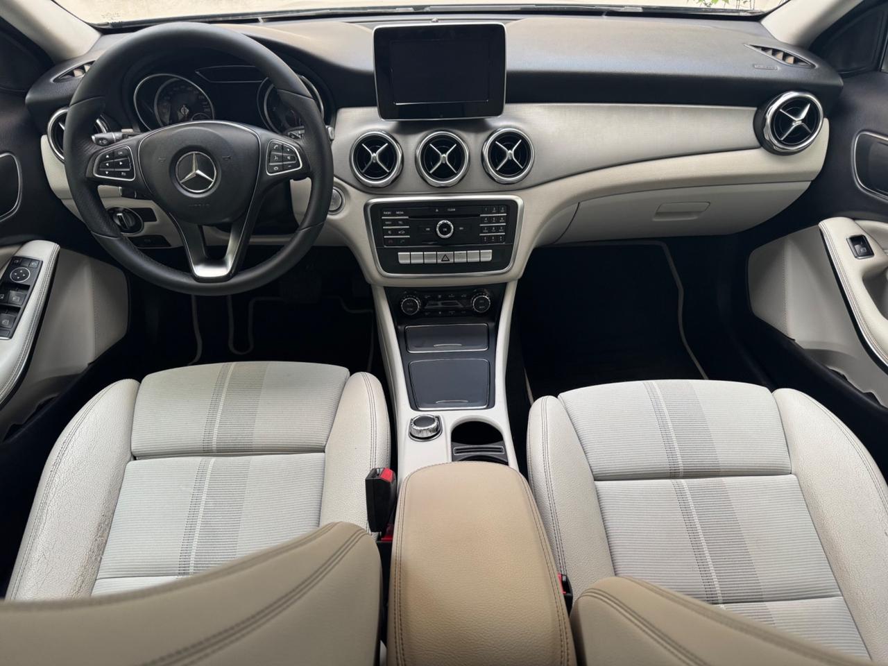 Mercedes-benz GLA 180 d Automatic Premium