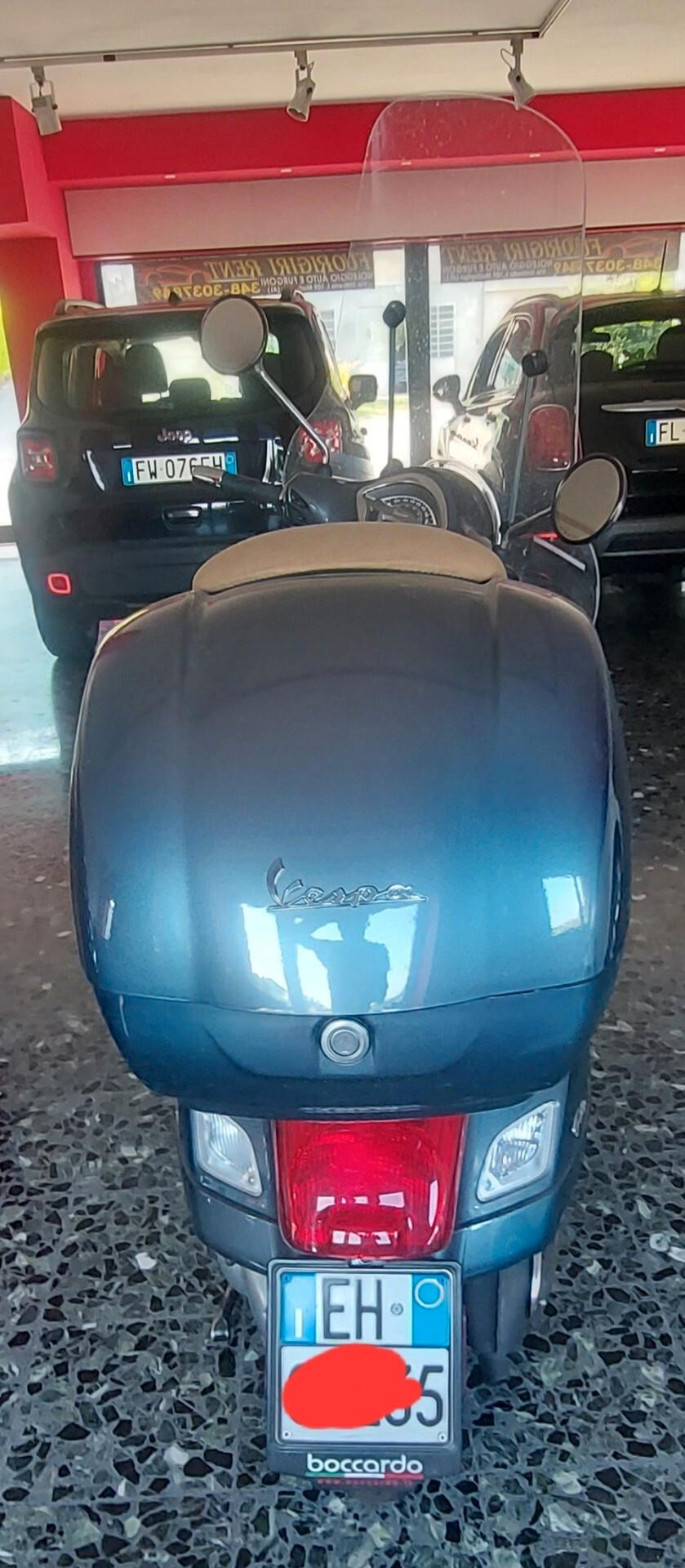 Piaggio Vespa 300 GTS