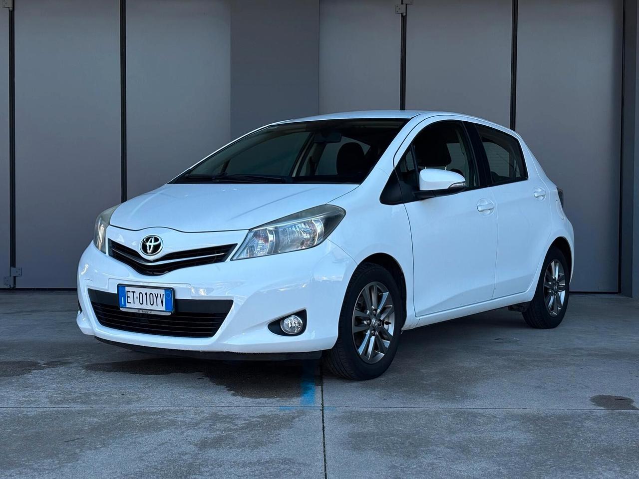 Toyota Yaris 1.0 5 porte Lounge