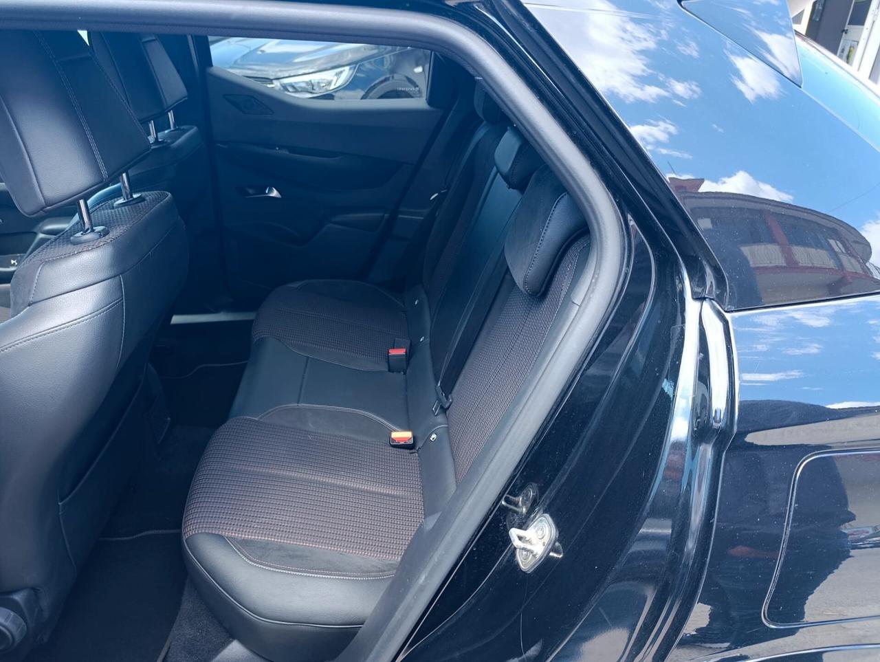 Ds DS3 3 Crossback BlueHDi 130 aut. Performance Line