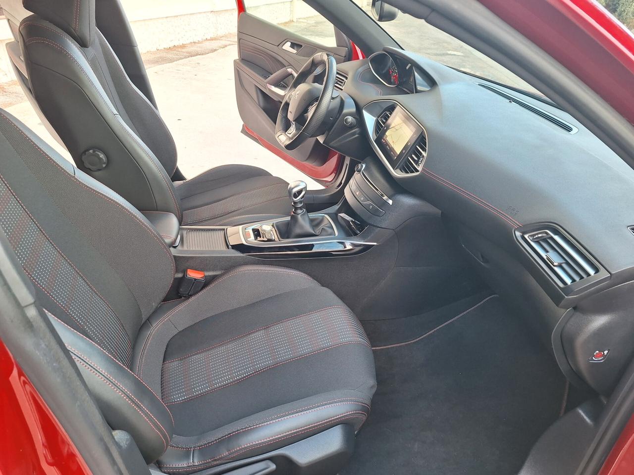 Peugeot 308 1.5 hdi "BERLINA" GT LINE NAVI 2018