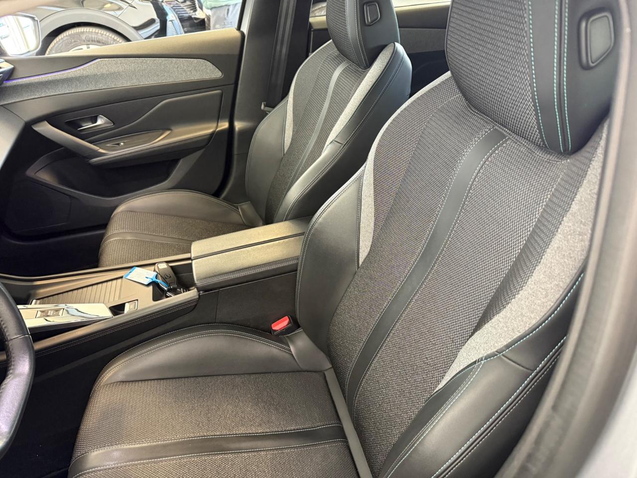 Peugeot 308 BlueHDi 130 S&S EAT8 Allure Pack Berlina