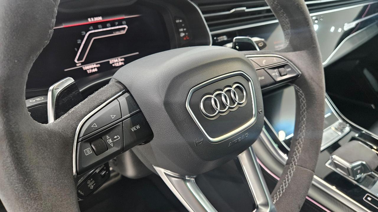 Audi Q8 RS TFSI V8 quattro tiptronic