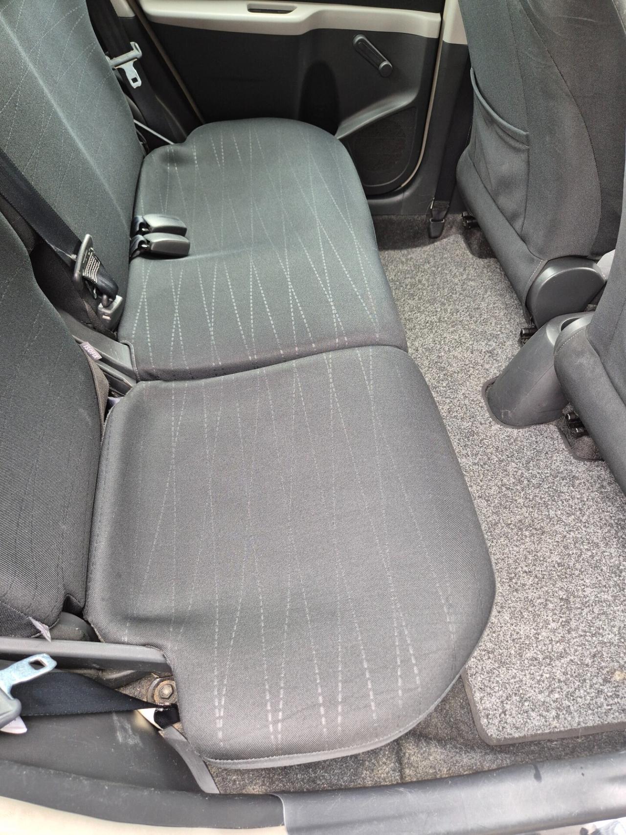 Toyota Yaris 1.0 5 porte