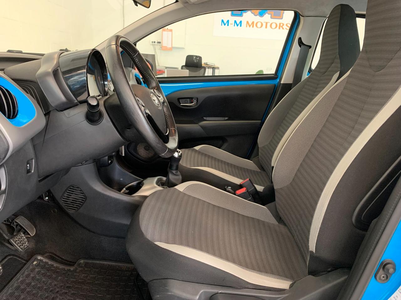 Toyota Aygo 1.0 VVT-i 69 CV 5 porte x-business