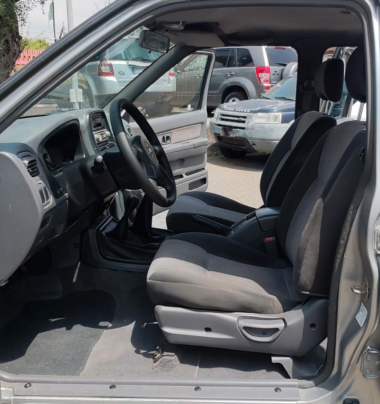 Nissan Navara Pick-up 2.5 TD 4 porte Double Cab