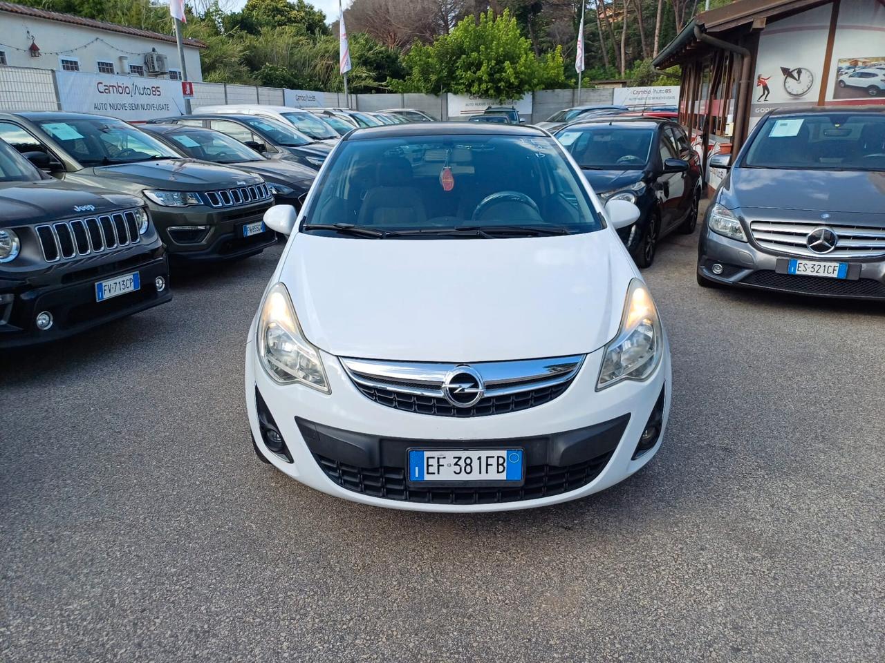 Opel Corsa 1.2 3 porte b-color