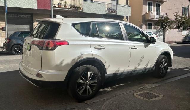 TOYOTA RAV 4 RAV4 2.0 D-4D 2WD Business