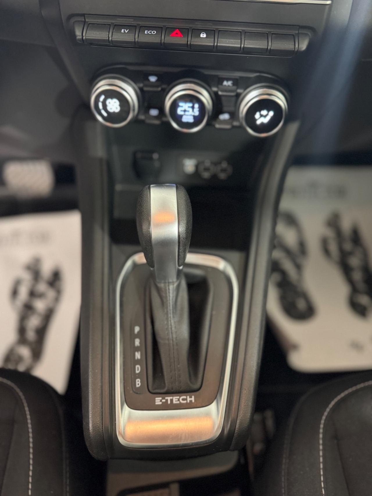 Renault Captur Full Hybrid E-Tech 145 CV Zen