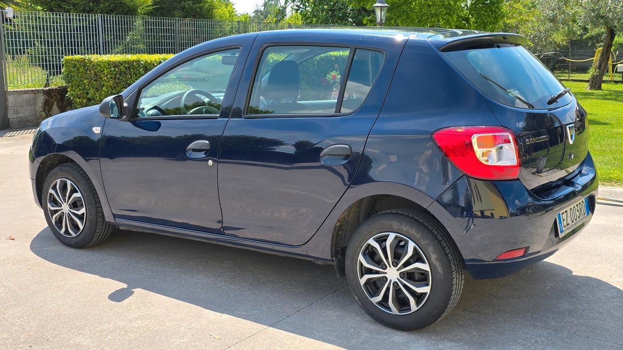 DACIA SANDERO GPL TENUTA MOLTO BENE