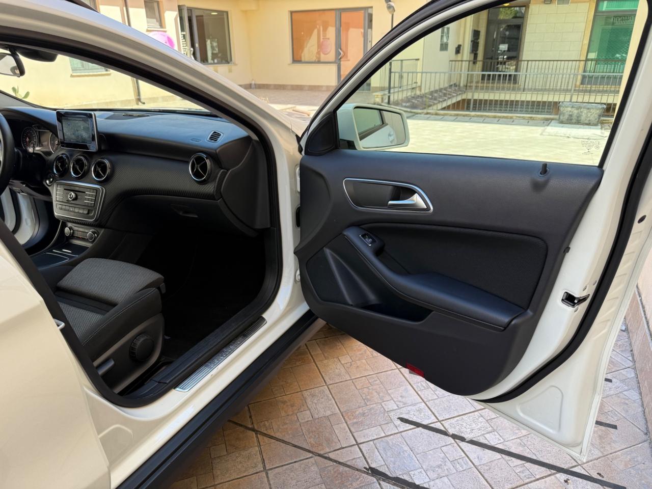 Mercedes-benz GLA 200 d Automatic Business