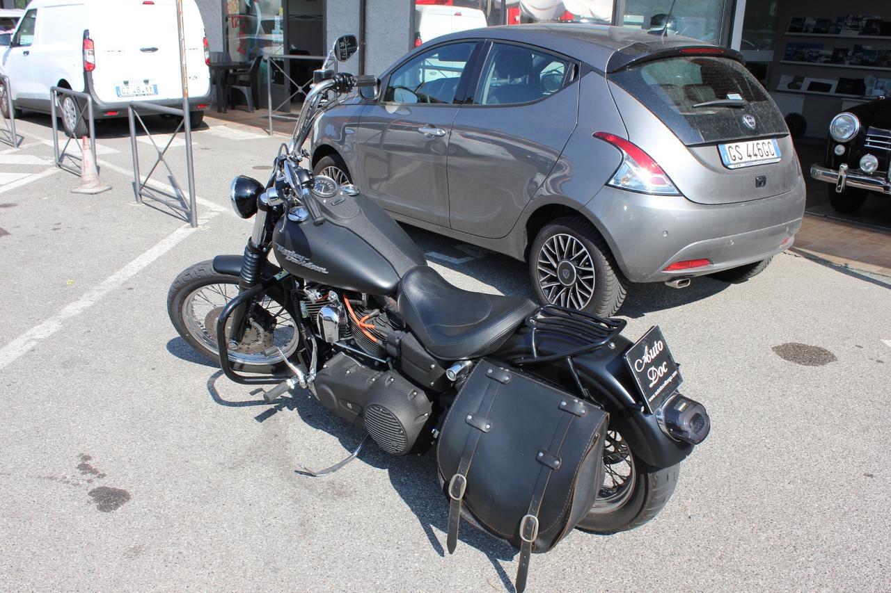 HARLEY-DAVIDSON DYNA STREET BOB
