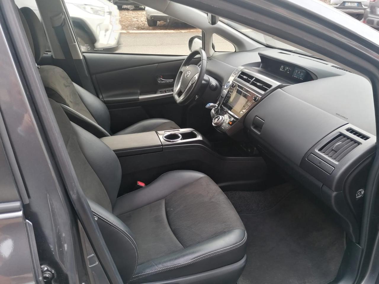 Toyota Prius + 1.8 Hybrid Lounge