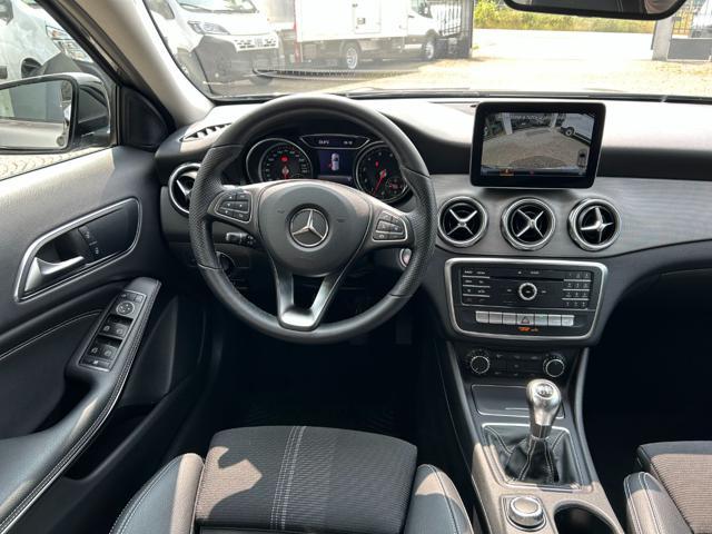 MERCEDES-BENZ GLA 180 Premium