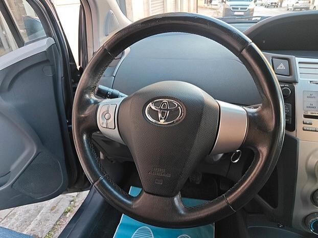 TOYOTA Yaris 1.4 D-4D 5 porte