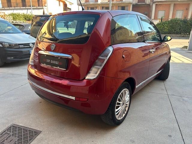 Lancia Ypsilon 1.3 MJT 75 CV Oro